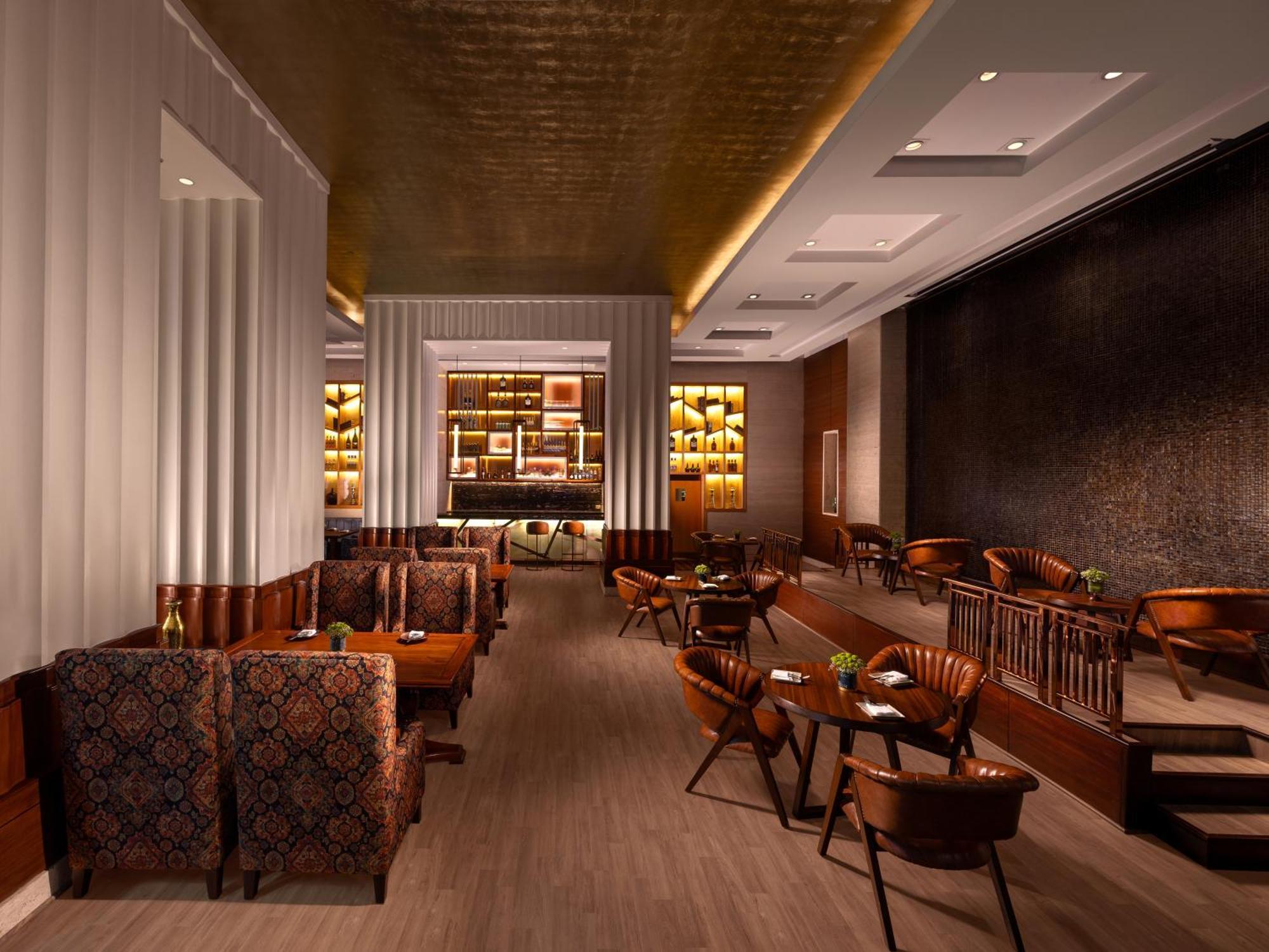 Hotel Jaypee Vasant Continental Neu-Delhi Exterior foto The interior of the restaurant