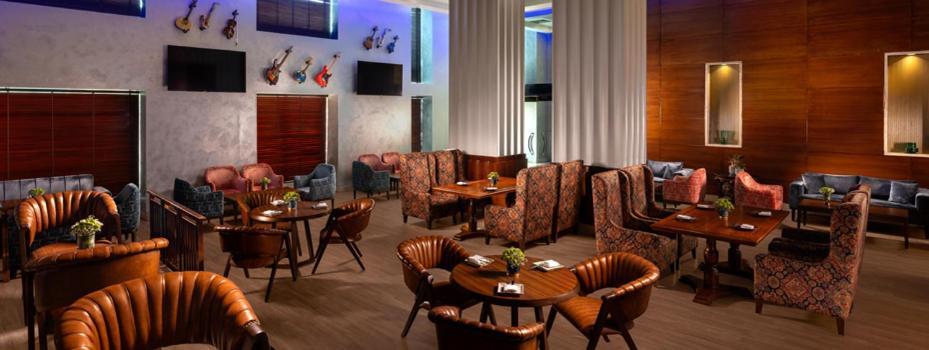 Hotel Jaypee Vasant Continental Neu-Delhi Exterior foto The lounge at the airport