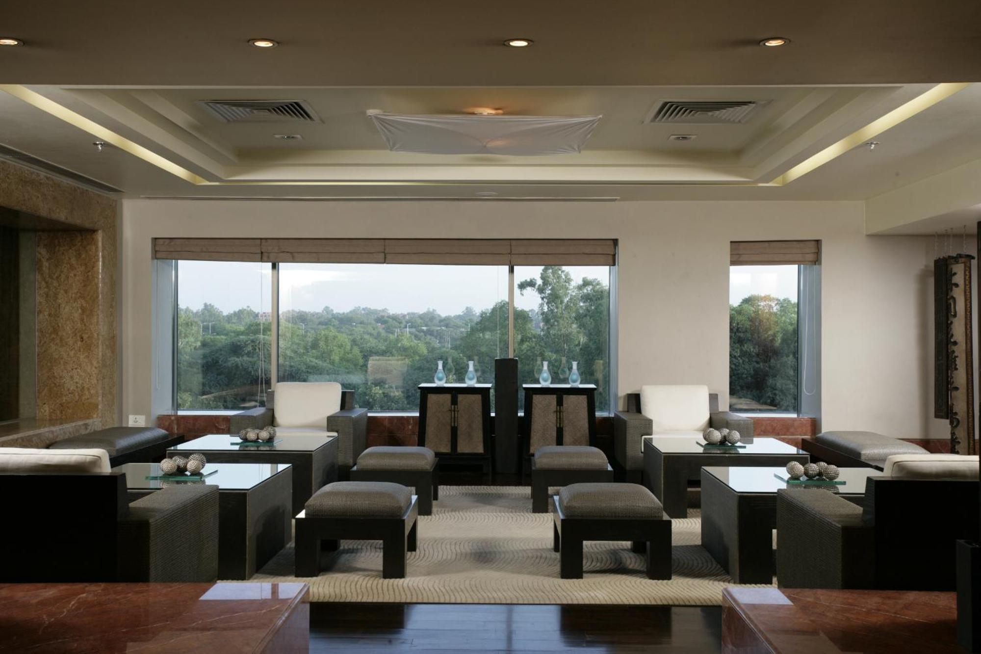 Hotel Jaypee Vasant Continental Neu-Delhi Exterior foto The interior of the club